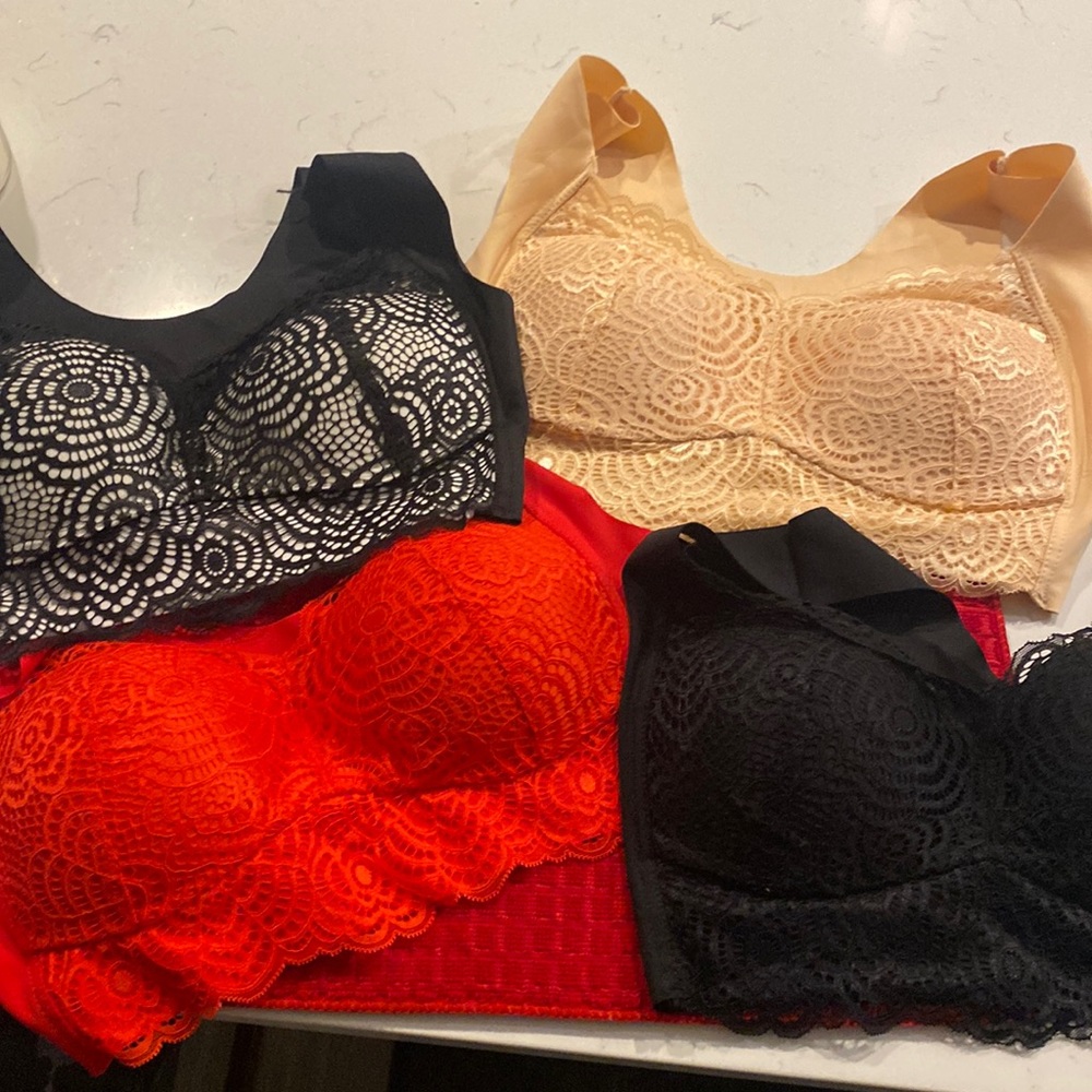 4 bralettes
